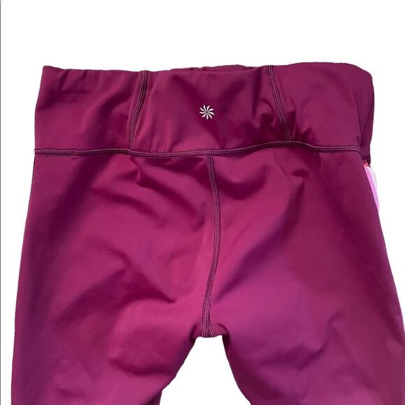 ATHLETA Contender Side Stripe Capri in PowerLift Beach Plum Size Small - Picture 7 of 7